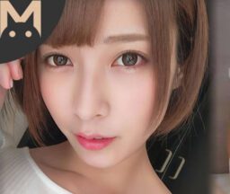 Kaori, a popular Japanese gravure idol, is 25 years old. (Tokyo Girl's Illustrated Guide) madou
