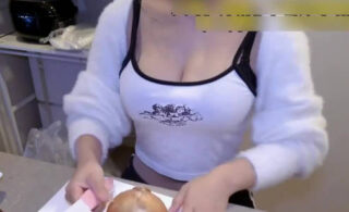 She has a great figure and gets fucked while cooking; she has naturally large breasts; her boyfriend comes over and rubs against her a few times before going inside her. madou
