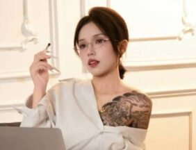 Before leaving home, Hangzhou-based Douyin influencer Daimi was posting a video of her being sexually assaulted in bed by a male fan. madou