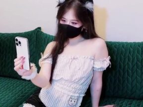 Banana Show xjx801: Lustful Beauty Wife Uses Mouth and Vagina to Help Husband Relieve Fatigue madou