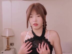 Banana Show xjx811 takes care of his neighbor's sexy mute daughter with his body. madou